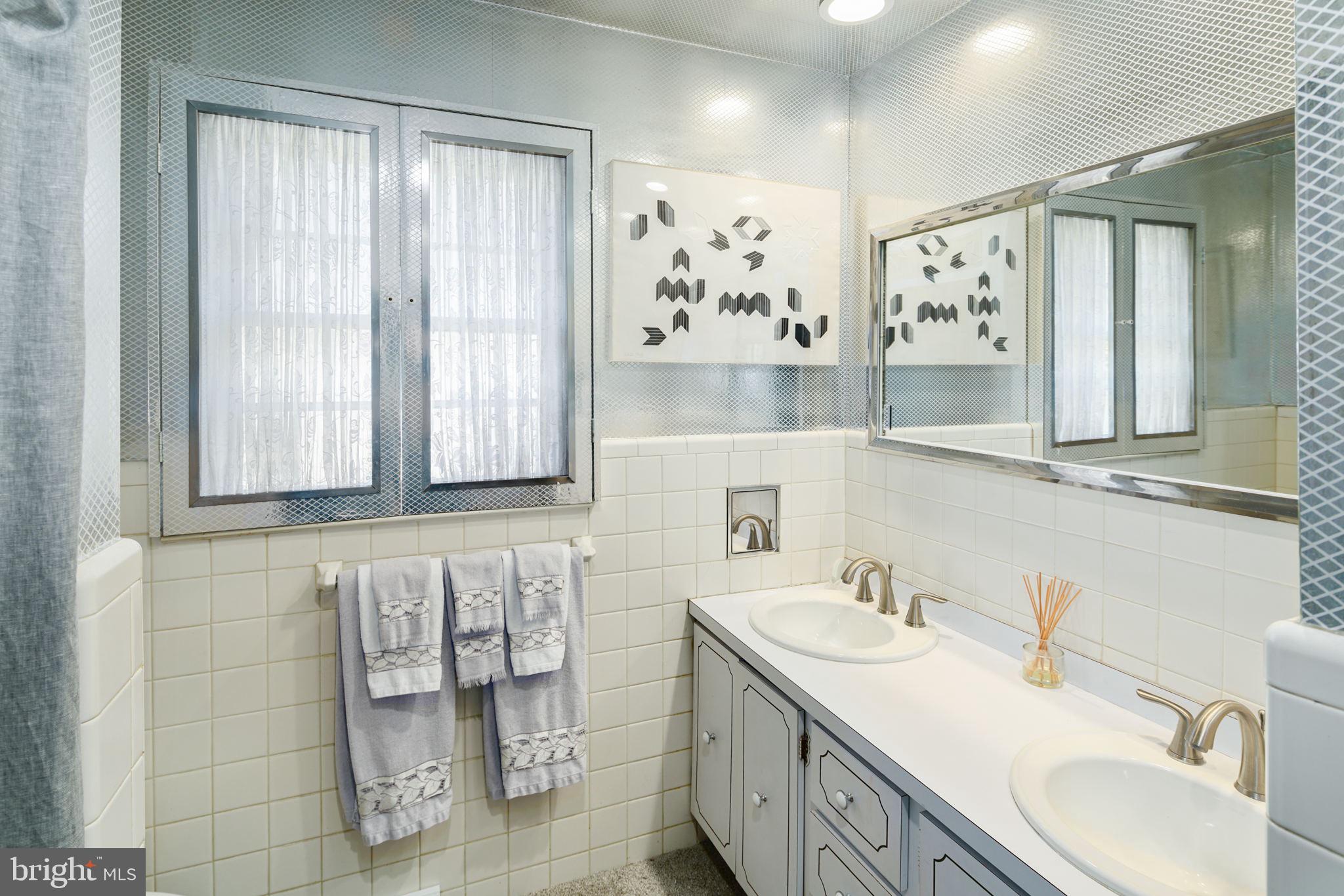 1606 Flat Rock Road Narberth, PA 19072 - Photo 27 of 45 Hall Bath