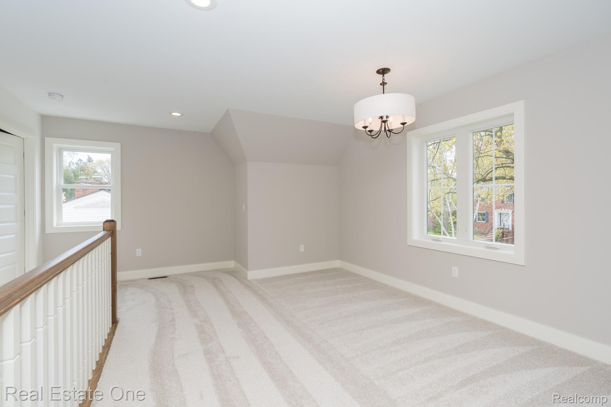 301 Charles Road Rochester, MI 48307 - Photo 31 of 37 Upper Loft