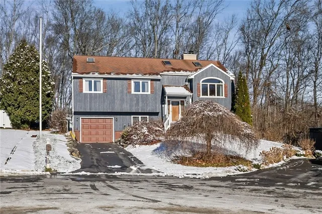 $549,900 | 25 Ivy Hollow Court, Cranston, RI 02921