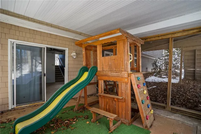 $549,900 | 25 Ivy Hollow Court, Cranston, RI 02921