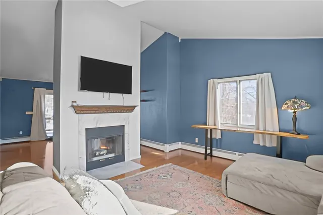 $549,900 | 25 Ivy Hollow Court, Cranston, RI 02921