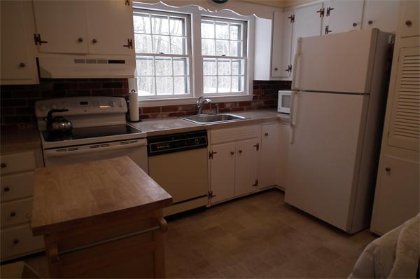 23 Marlen Road Holden, MA 01520 - Photo 2 of 11 Gallery Image 2