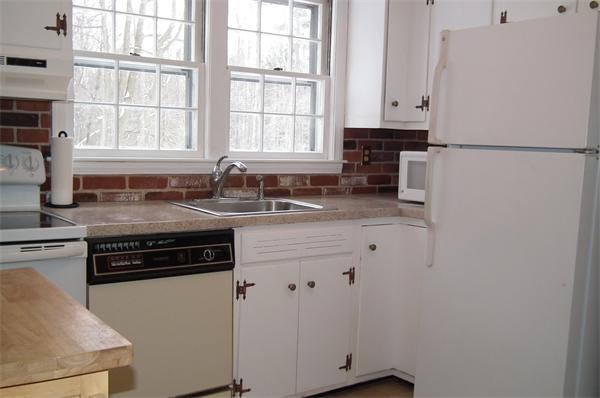 23 Marlen Road Holden, MA 01520 - Photo 4 of 11 Gallery Image 4
