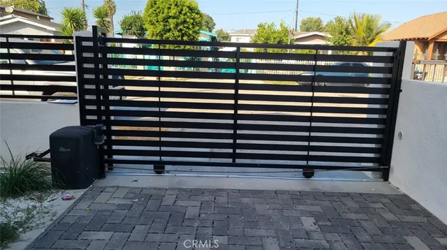 $3,500 | 142 West 84th Street, Los Angeles, CA 90003