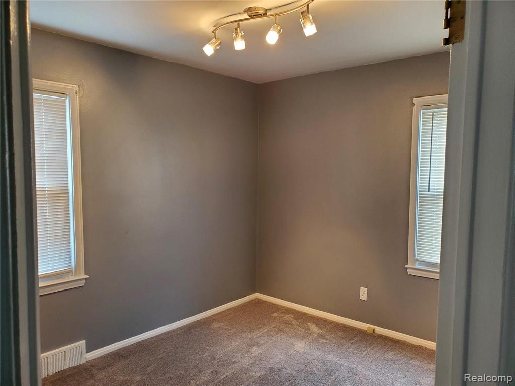 10044 Inkster Road Redford, MI 48239 - Photo 6 of 16