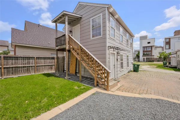 $2,000 | 3310 Crawford Street, Unit B, Houston, TX 77004