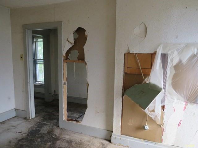 1080 Bruce Street Washington, PA 15301 - Photo 14 of 17 a view of entryway