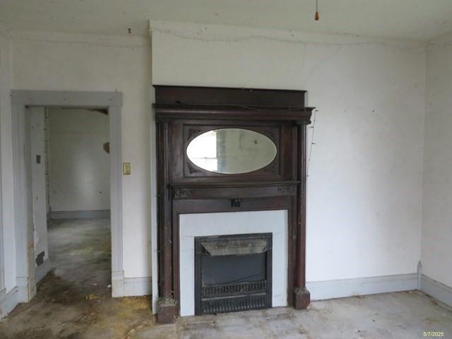 1080 Bruce Street Washington, PA 15301 - Photo 5 of 17 a living room with a fireplace
