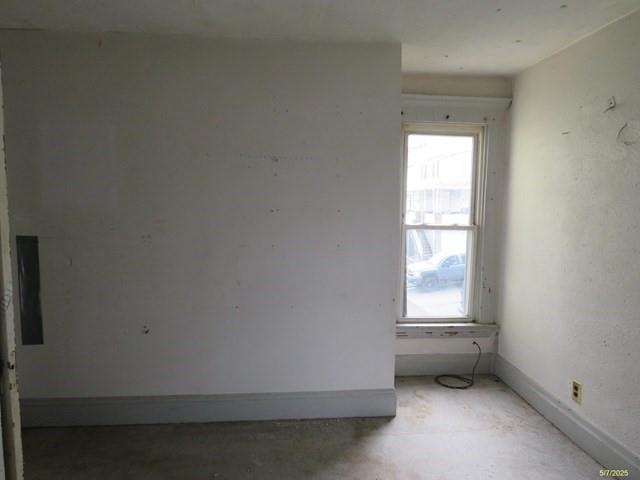 1080 Bruce Street Washington, PA 15301 - Photo 10 of 17 an empty room with a window