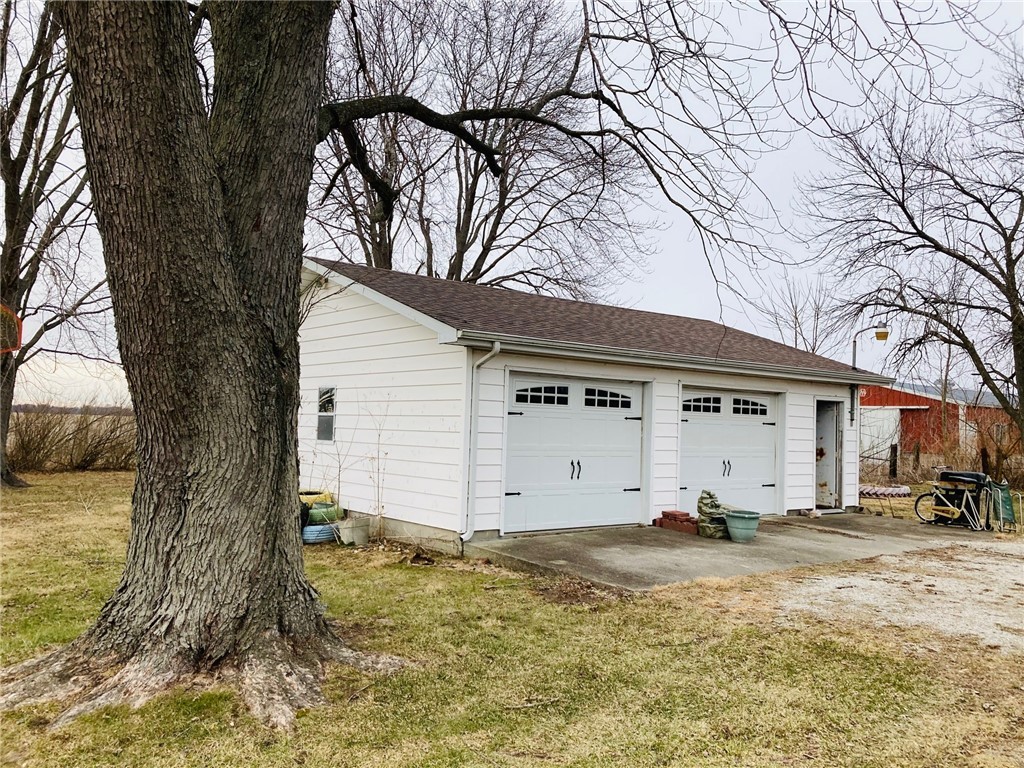 412 1975 East Mode, IL 62444 - Photo 4 of 16