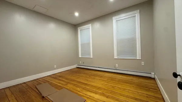 $4,000 | 62 River Street, Unit 1, Cambridge, MA 02139