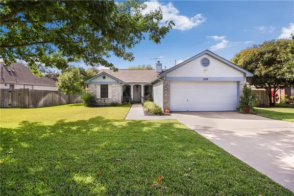 $1,995 | 1252 Lacey Oak Loop, Round Rock, TX 78681