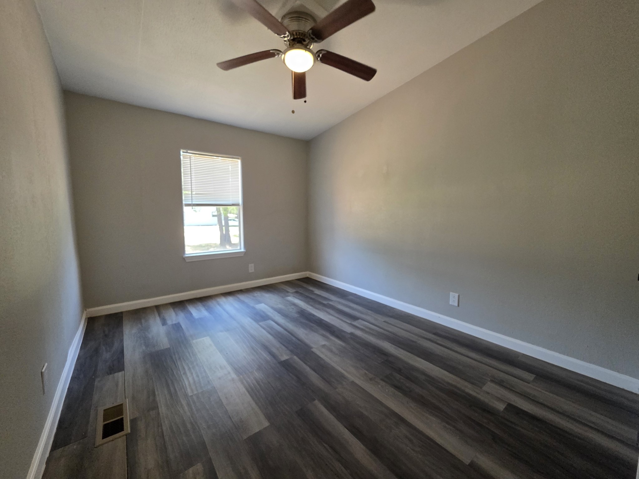 12121 Old County Road Willis, TX 77378 - Photo 16 of 16 Secondary bedroom