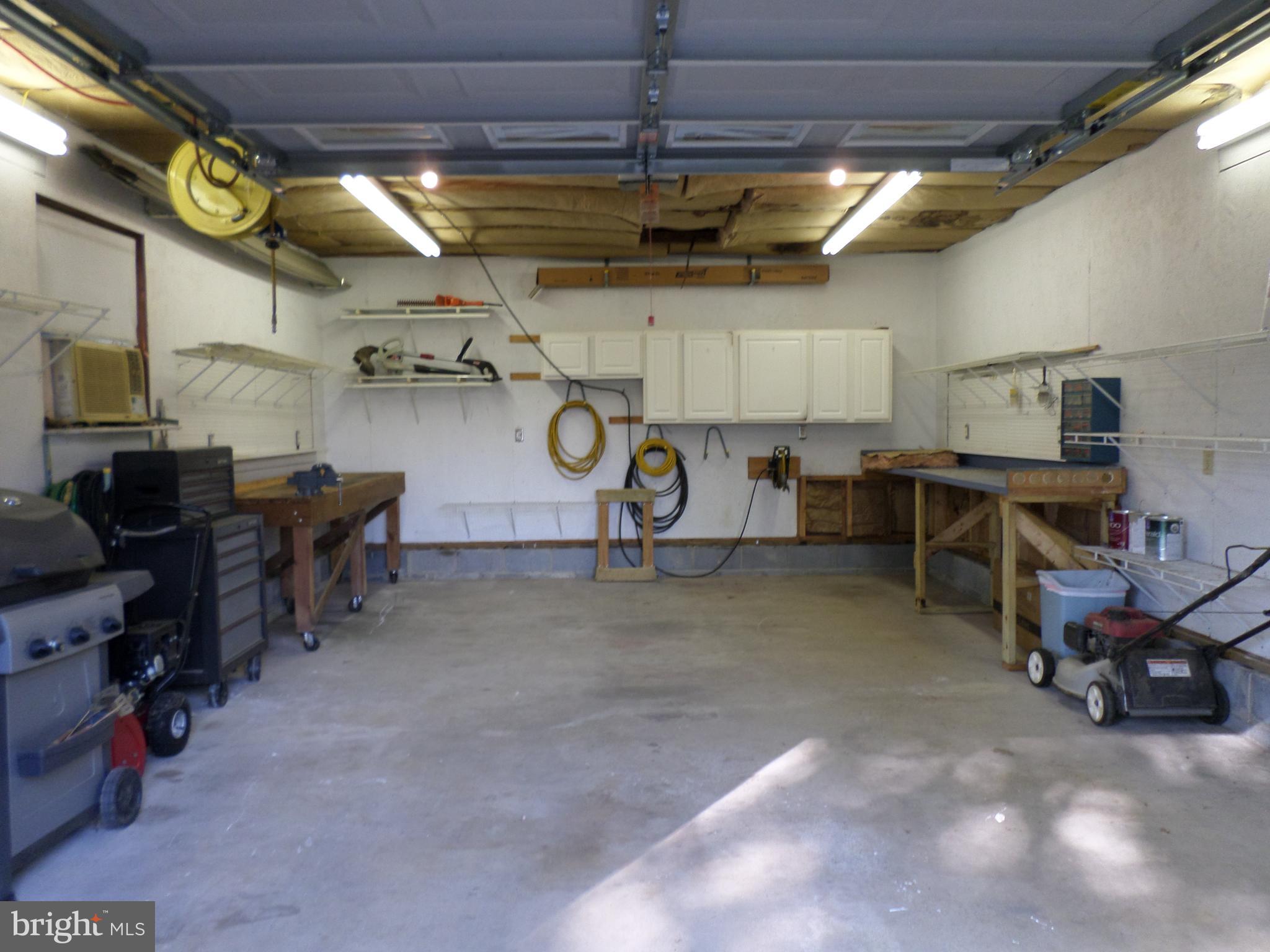 2806 Wakefield Street Colonial Beach, VA 22443 - Photo 29 of 39 Garage view