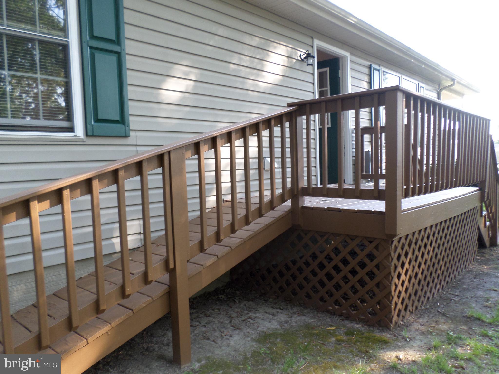 2806 Wakefield Street Colonial Beach, VA 22443 - Photo 36 of 39 Side deck
