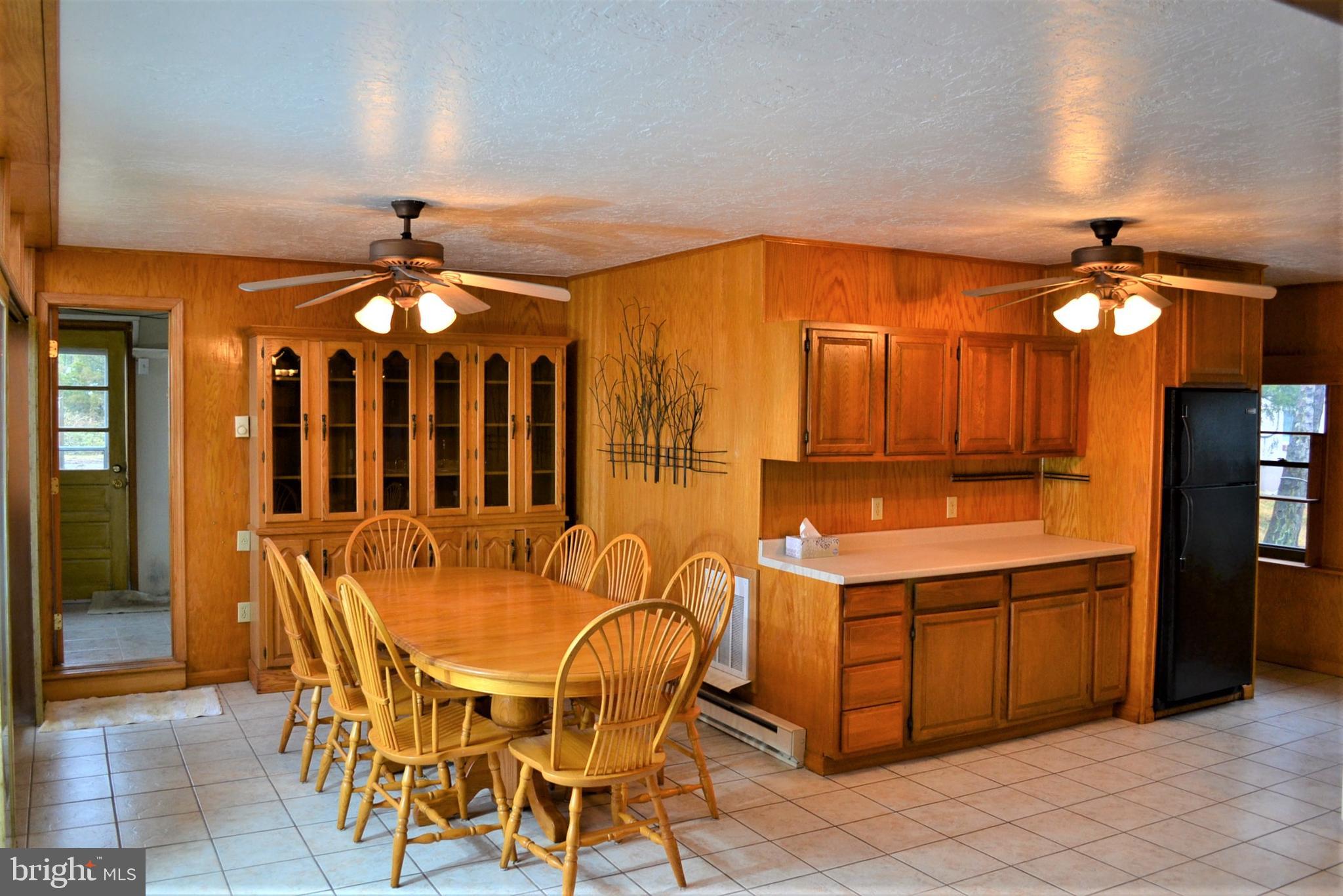 802 Seabreeze Road Cambridge, MD 21613 - Photo 17 of 44 Ample space for entertaining