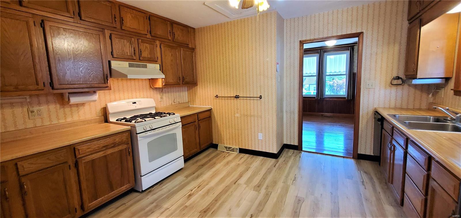 128 West 5th Street Roxana, IL 62084 - Photo 12 of 28 Gallery Image 12