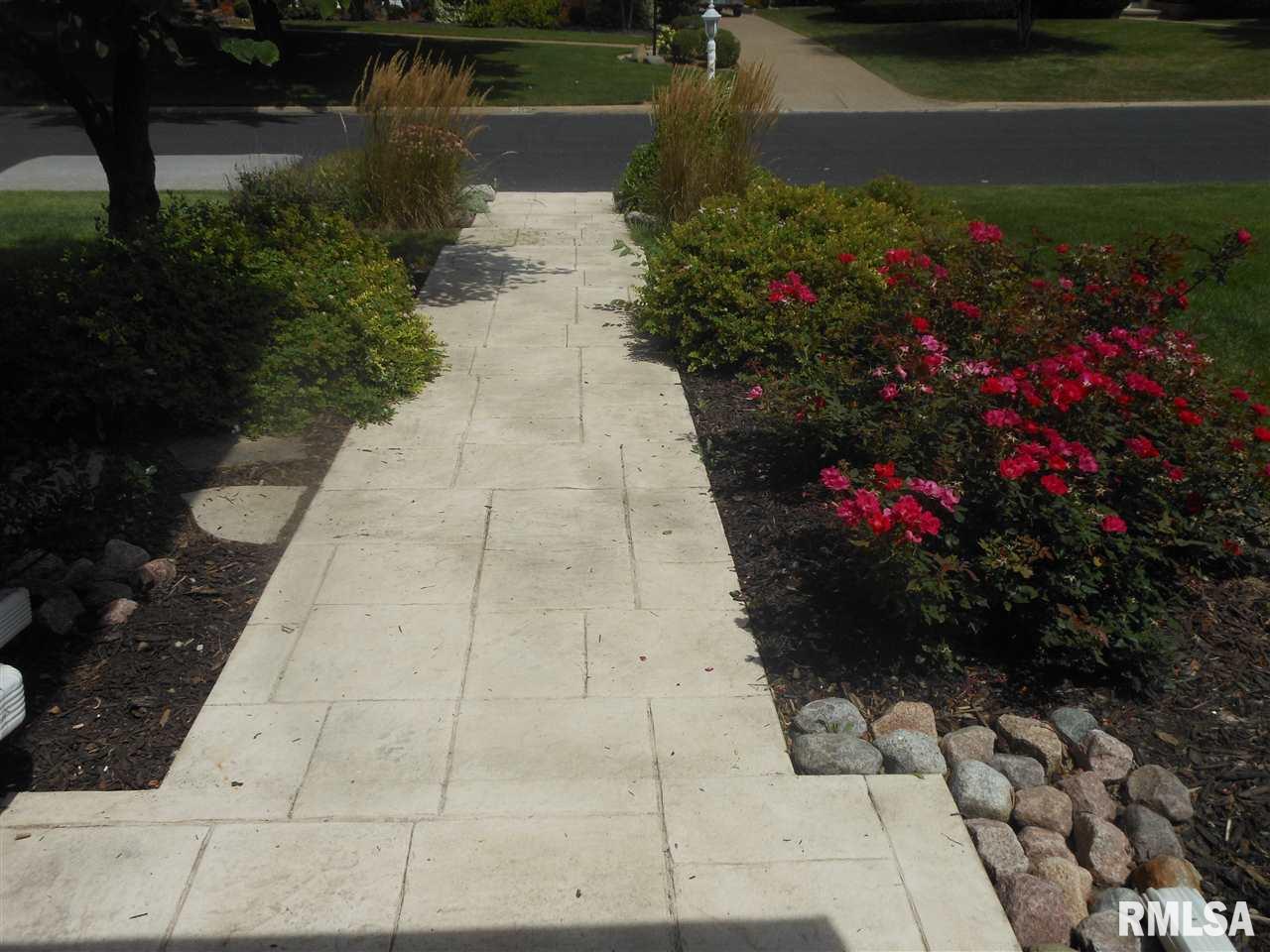 526 West Northgate Road Peoria, IL 61614 - Photo 3 of 33 Gallery Image 3