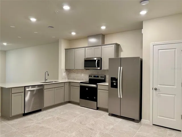 $2,545 | 3160 Emerald Acrs Lane, Sanford, FL 32771