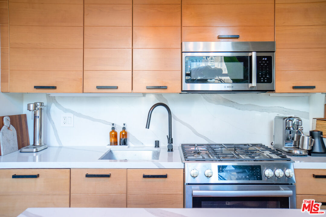 460 South Spring Street, Unit 903 Los Angeles, CA 90013 - Photo 18 of 52