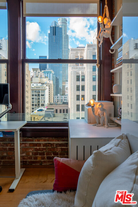 460 South Spring Street, Unit 903 Los Angeles, CA 90013 - Photo 2 of 52