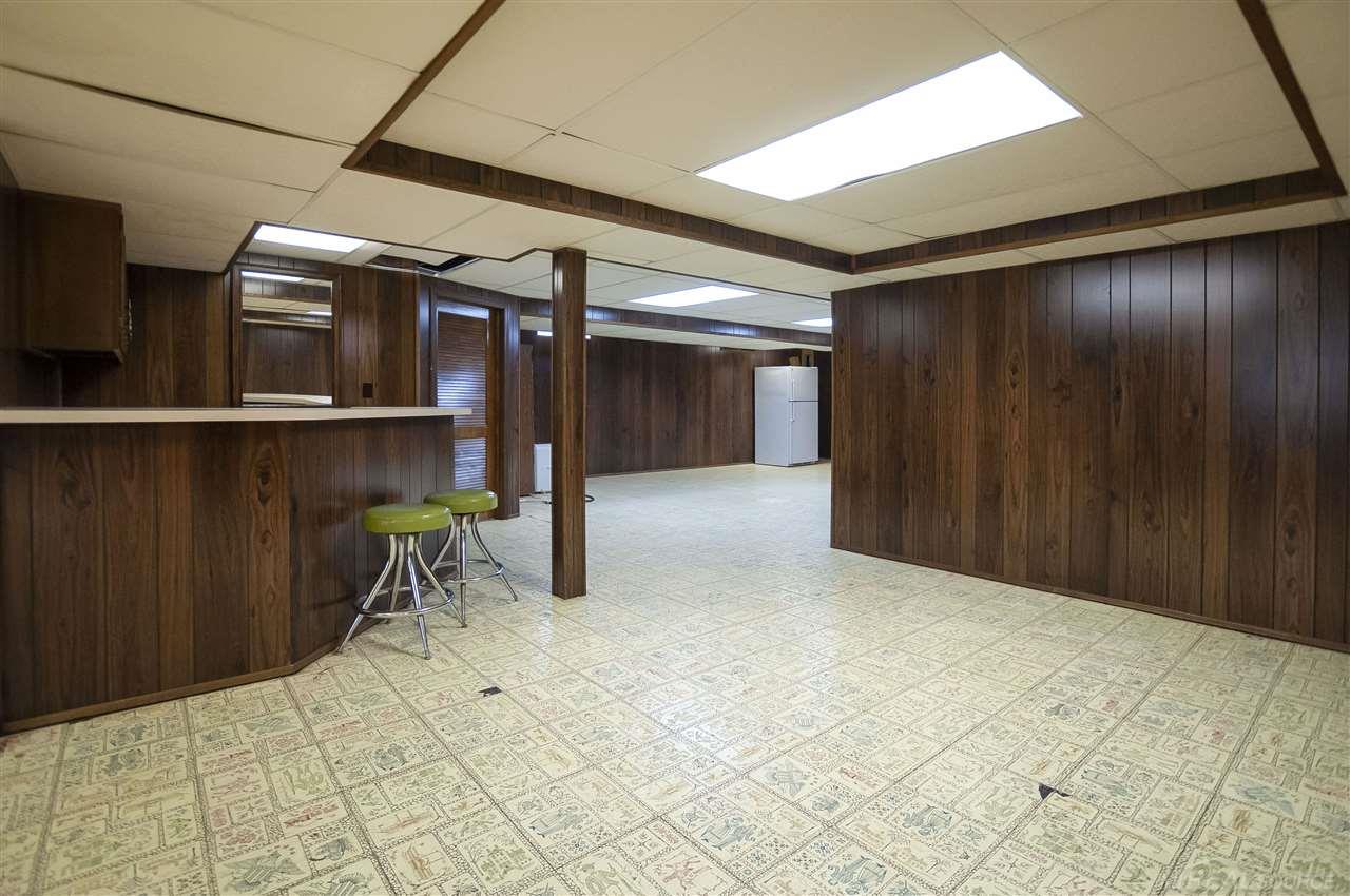 591 Canterbury Road Grosse Pointe, MI 48236 - Photo 48 of 55 31382294-47.JPG