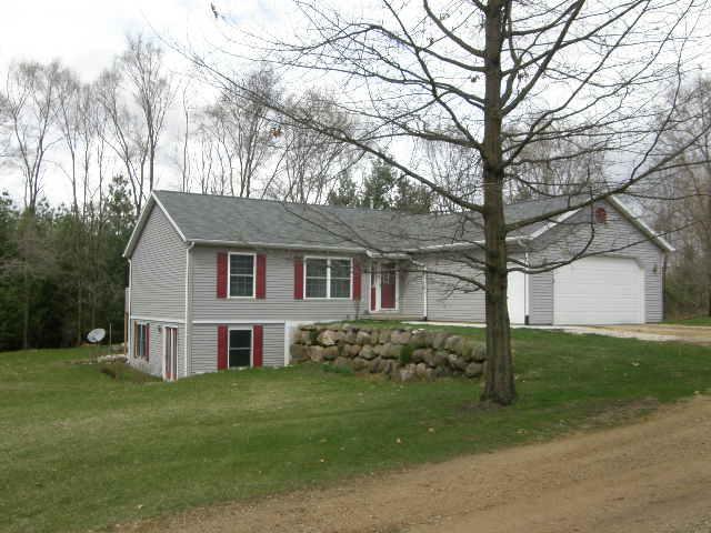 8988 Retzlaff Road Fort Atkinson, WI 53538 - Photo 1 of 1 Front