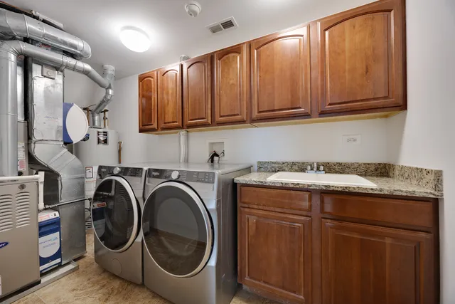 $469,000 | 1385 Scarboro Road, Unit 204, Schaumburg, IL 60193