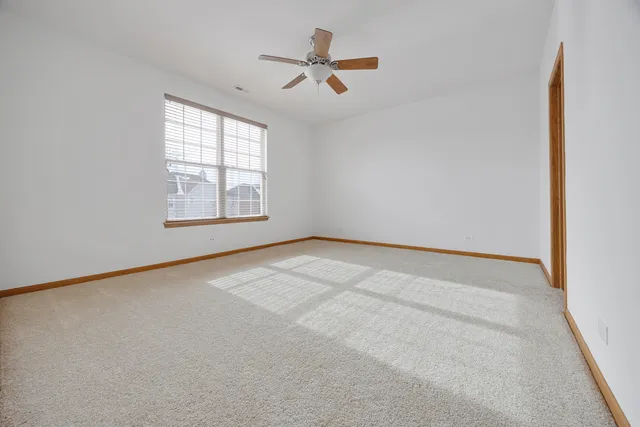 $469,000 | 1385 Scarboro Road, Unit 204, Schaumburg, IL 60193