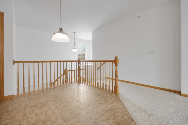 $469,000 | 1385 Scarboro Road, Unit 204, Schaumburg, IL 60193