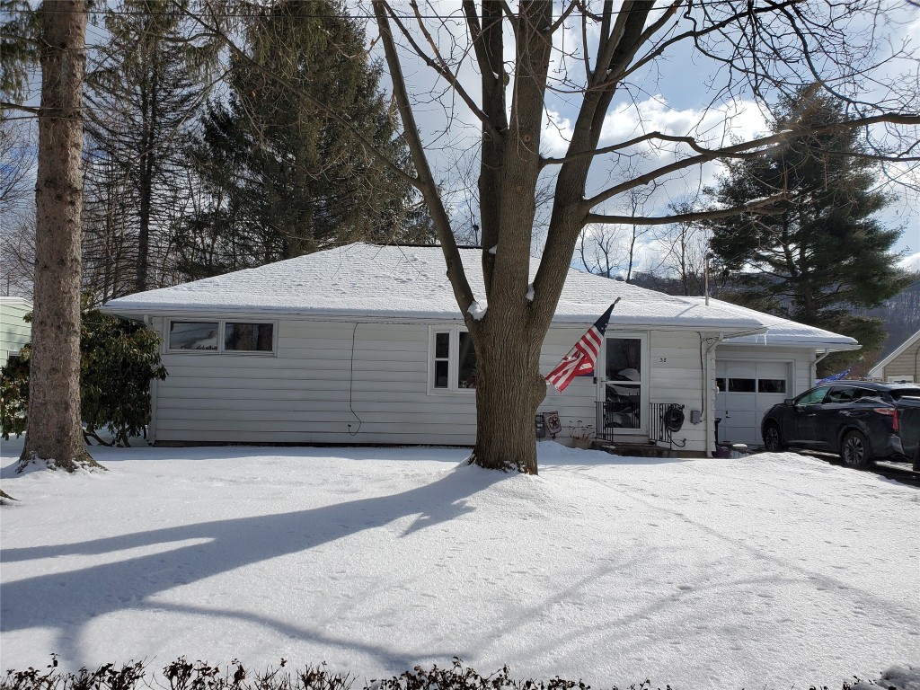 38 Ritchie Road Binghamton, NY 13901 - Photo 1 of 19 Gallery Image 1
