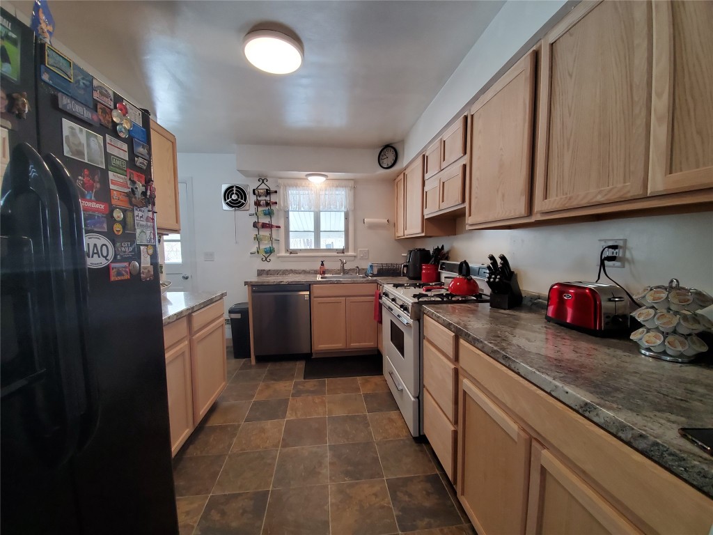 38 Ritchie Road Binghamton, NY 13901 - Photo 16 of 19 Gallery Image 16