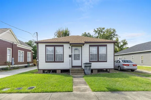 $775 | 420 Moss Street, Unit A, Lake Charles, LA 70601