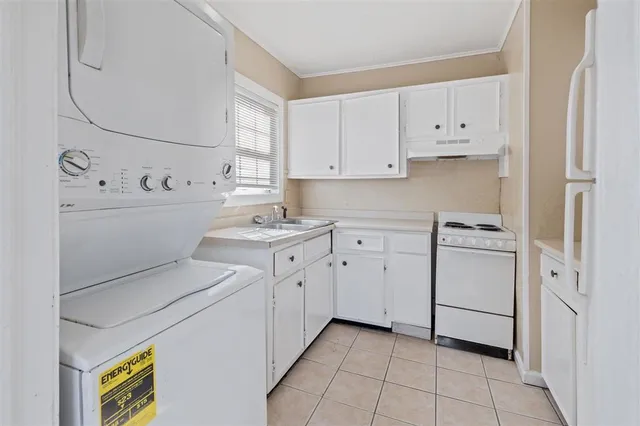 $775 | 420 Moss Street, Unit A, Lake Charles, LA 70601