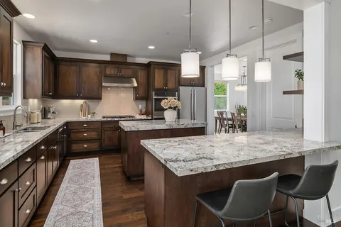 $1,849,000 | 11 Zandra Place, Novato, CA 94945