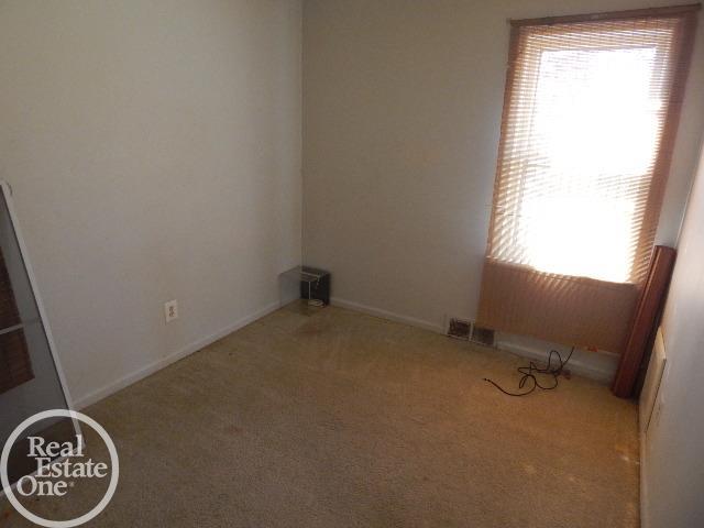 13940 Toepfer Road Warren, MI 48089 - Photo 9 of 14 50070518-8.JPG