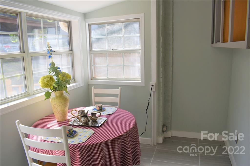 1301 Jackson Road Gastonia, NC 28052 - Photo 17 of 44 a dining room with furniture and window