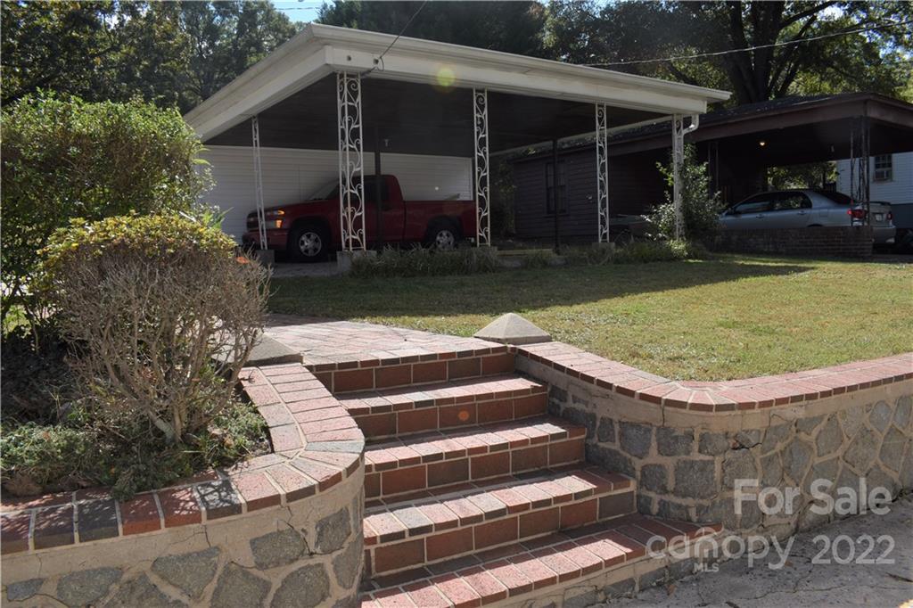 1301 Jackson Road Gastonia, NC 28052 - Photo 9 of 44 a view of outdoor space and yard