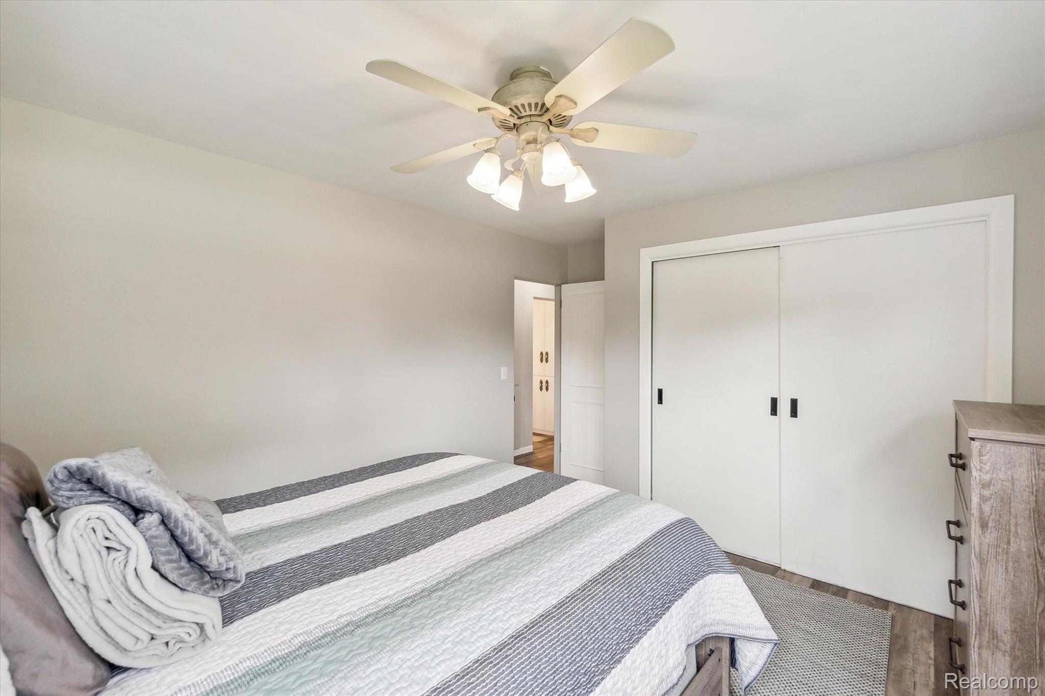 2137 Covert Road Burton, MI 48509 - Photo 11 of 25 Primary Bedroom