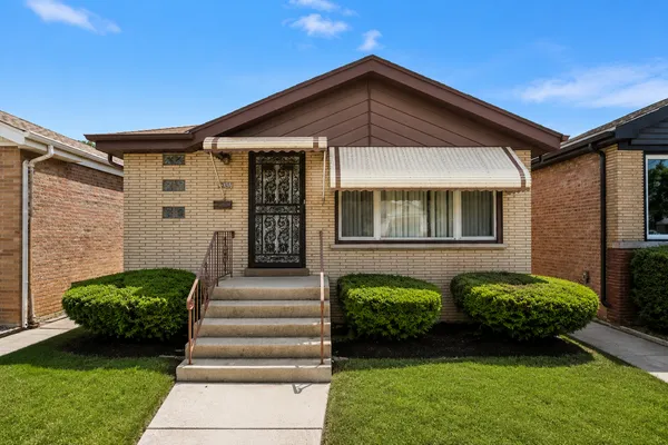 $154,999 | 12347 South Elizabeth Street, Calumet Park, IL 60827