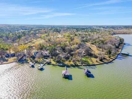 $1,100,000 | 290 Harbor Run Drive, Coldspring, TX 77331