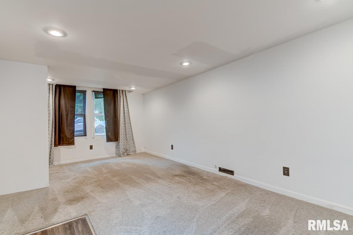 212 South Main Street Athens, IL 62613 - Photo 11 of 28 Gallery Image 11