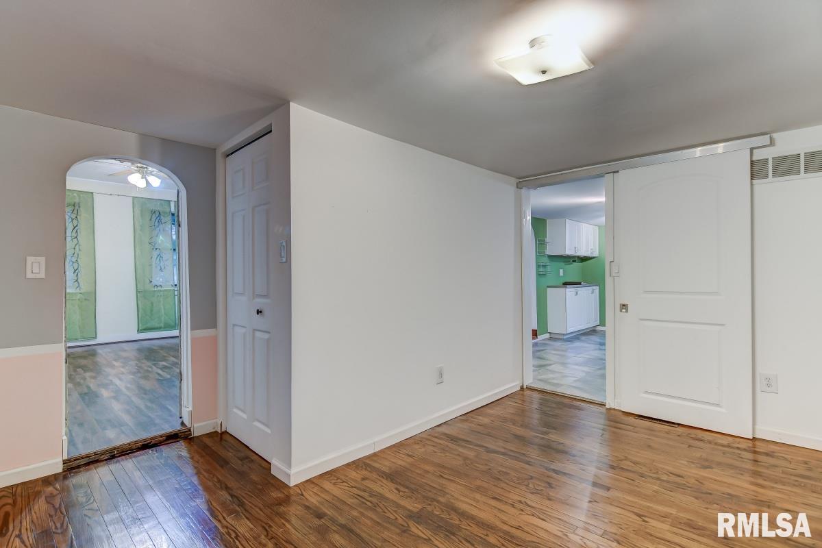212 South Main Street Athens, IL 62613 - Photo 16 of 28 Gallery Image 16