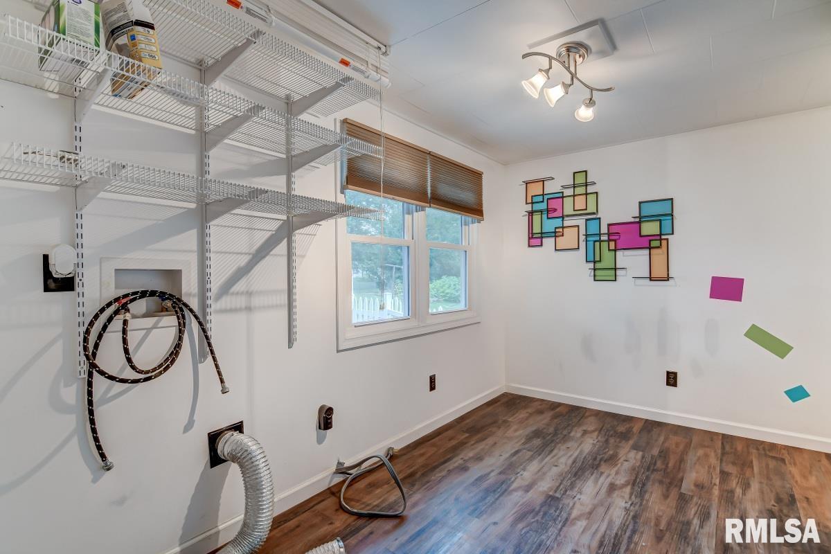 212 South Main Street Athens, IL 62613 - Photo 22 of 28 Gallery Image 22