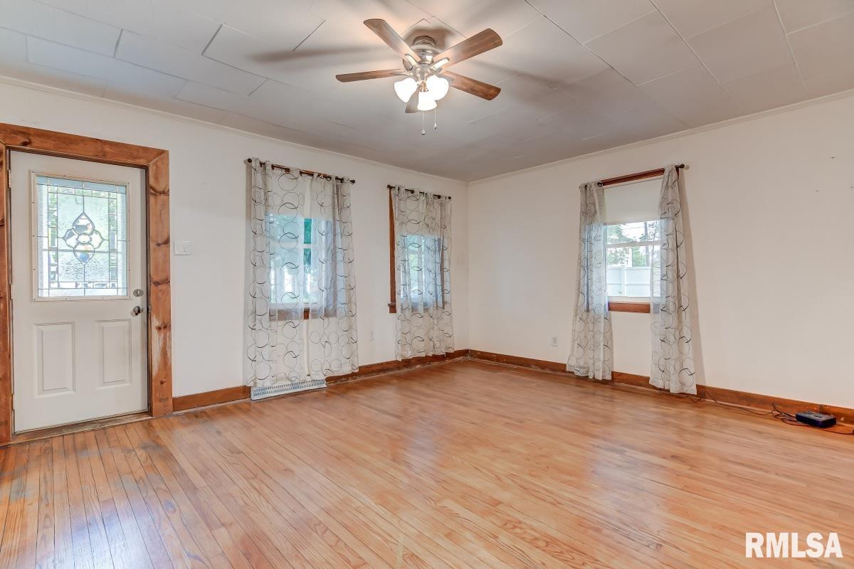 212 South Main Street Athens, IL 62613 - Photo 3 of 28 Gallery Image 3