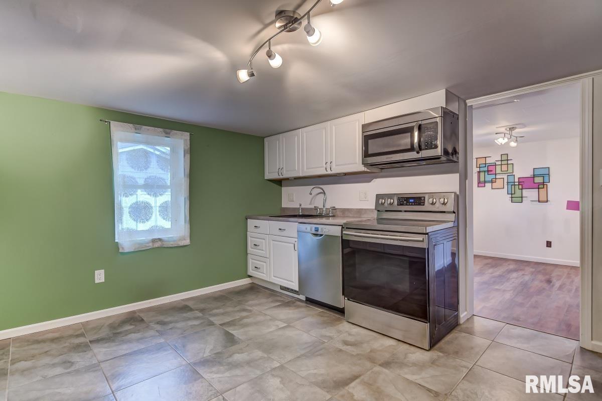 212 South Main Street Athens, IL 62613 - Photo 6 of 28 Gallery Image 6