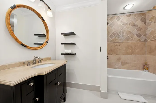 $5,250 | 556 Southwest 24th Avenue, Boynton Beach, FL 33435