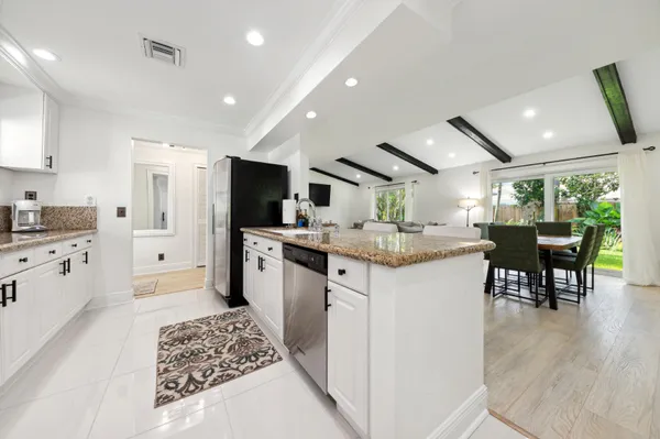 $5,250 | 556 Southwest 24th Avenue, Boynton Beach, FL 33435