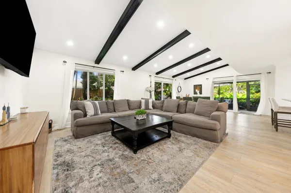 $5,250 | 556 Southwest 24th Avenue, Boynton Beach, FL 33435