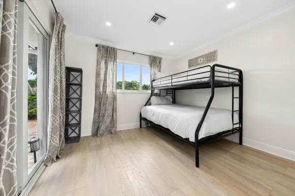 $5,250 | 556 Southwest 24th Avenue, Boynton Beach, FL 33435